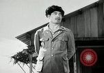 Standbild japanischen Mitsubishi G4M Bomber nehmen ab und fliegen auf einer Mission Pacific Theater, 1944, aus Sekunde 17 historischem Filmmaterial Videoclip 65675027685