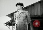 Standbild japanischen Mitsubishi G4M Bomber nehmen ab und fliegen auf einer Mission Pacific Theater, 1944, aus Sekunde 21 historischem Filmmaterial Videoclip 65675027685