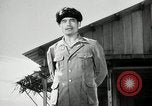 Standbild japanischen Mitsubishi G4M Bomber nehmen ab und fliegen auf einer Mission Pacific Theater, 1944, aus Sekunde 22 historischem Filmmaterial Videoclip 65675027685