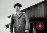 Standbild japanischen Mitsubishi G4M Bomber nehmen ab und fliegen auf einer Mission Pacific Theater, 1944, aus Sekunde 26 historischem Filmmaterial Videoclip 65675027685