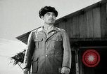 Standbild japanischen Mitsubishi G4M Bomber nehmen ab und fliegen auf einer Mission Pacific Theater, 1944, aus Sekunde 27 historischem Filmmaterial Videoclip 65675027685
