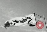 Standbild japanischen Mitsubishi G4M Bomber nehmen ab und fliegen auf einer Mission Pacific Theater, 1944, aus Sekunde 28 historischem Filmmaterial Videoclip 65675027685