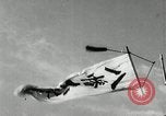Standbild japanischen Mitsubishi G4M Bomber nehmen ab und fliegen auf einer Mission Pacific Theater, 1944, aus Sekunde 29 historischem Filmmaterial Videoclip 65675027685