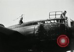 Standbild japanischen Mitsubishi G4M Bomber nehmen ab und fliegen auf einer Mission Pacific Theater, 1944, aus Sekunde 32 historischem Filmmaterial Videoclip 65675027685