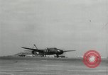 Standbild japanischen Mitsubishi G4M Bomber nehmen ab und fliegen auf einer Mission Pacific Theater, 1944, aus Sekunde 35 historischem Filmmaterial Videoclip 65675027685