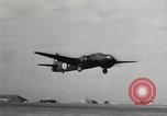 Standbild japanischen Mitsubishi G4M Bomber nehmen ab und fliegen auf einer Mission Pacific Theater, 1944, aus Sekunde 46 historischem Filmmaterial Videoclip 65675027685