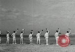 Standbild japanischen Mitsubishi G4M Bomber nehmen ab und fliegen auf einer Mission Pacific Theater, 1944, aus Sekunde 50 historischem Filmmaterial Videoclip 65675027685
