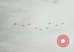 Standbild japanischen Mitsubishi G4M Bomber nehmen ab und fliegen auf einer Mission Pacific Theater, 1944, aus Sekunde 58 historischem Filmmaterial Videoclip 65675027685
