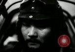 Standbild japanischen Torpedo Bomber Angriff US-Kriegsschiffe Pacific Theater, 1944, aus Sekunde 44 historischem Filmmaterial Videoclip 65675027686