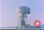 Standbild Atomic Test erfüllt Nye County Nevada USA, 1957, aus Sekunde 32 historischem Filmmaterial Videoclip 65675027691