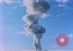 Standbild Atomic Test erfüllt Nye County Nevada USA, 1957, aus Sekunde 37 historischem Filmmaterial Videoclip 65675027691