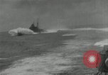 Standbild Japanische Kriegsschiffe Feuer schwere Geschütze in Live Fire Naval Übung Japan, 1941, aus Sekunde 3 historischem Filmmaterial Videoclip 65675027699