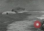 Standbild Japanische Kriegsschiffe Feuer schwere Geschütze in Live Fire Naval Übung Japan, 1941, aus Sekunde 4 historischem Filmmaterial Videoclip 65675027699