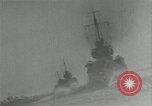Standbild Japanische Kriegsschiffe Feuer schwere Geschütze in Live Fire Naval Übung Japan, 1941, aus Sekunde 7 historischem Filmmaterial Videoclip 65675027699