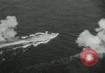 Standbild Japanische Kriegsschiffe Feuer schwere Geschütze in Live Fire Naval Übung Japan, 1941, aus Sekunde 34 historischem Filmmaterial Videoclip 65675027699