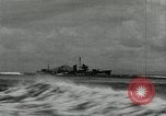 Standbild Japanische Kriegsschiffe Feuer schwere Geschütze in Live Fire Naval Übung Japan, 1941, aus Sekunde 36 historischem Filmmaterial Videoclip 65675027699