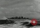 Standbild Japanische Kriegsschiffe Feuer schwere Geschütze in Live Fire Naval Übung Japan, 1941, aus Sekunde 41 historischem Filmmaterial Videoclip 65675027699