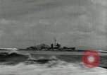 Standbild Japanische Kriegsschiffe Feuer schwere Geschütze in Live Fire Naval Übung Japan, 1941, aus Sekunde 42 historischem Filmmaterial Videoclip 65675027699