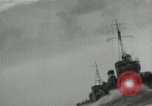 Standbild Japanische Kriegsschiffe Feuer schwere Geschütze in Live Fire Naval Übung Japan, 1941, aus Sekunde 50 historischem Filmmaterial Videoclip 65675027699