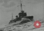 Standbild Japanische Kriegsschiffe Feuer schwere Geschütze in Live Fire Naval Übung Japan, 1941, aus Sekunde 59 historischem Filmmaterial Videoclip 65675027699