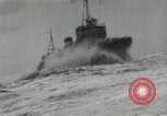 Standbild Japanische Kriegsschiffe Feuer schwere Geschütze in Live Fire Naval Übung Japan, 1941, aus Sekunde 60 historischem Filmmaterial Videoclip 65675027699