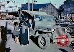 Standbild japanische Kinder nach Zweiten Weltkrieg Tokio Japan, 1945, aus Sekunde 12 historischem Filmmaterial Videoclip 65675027715