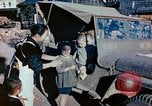 Standbild japanische Kinder nach Zweiten Weltkrieg Tokio Japan, 1945, aus Sekunde 17 historischem Filmmaterial Videoclip 65675027715