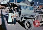Standbild japanische Kinder nach Zweiten Weltkrieg Tokio Japan, 1945, aus Sekunde 20 historischem Filmmaterial Videoclip 65675027715