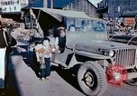 Standbild japanische Kinder nach Zweiten Weltkrieg Tokio Japan, 1945, aus Sekunde 28 historischem Filmmaterial Videoclip 65675027715