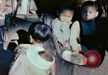 Standbild japanische Kinder nach Zweiten Weltkrieg Tokio Japan, 1945, aus Sekunde 33 historischem Filmmaterial Videoclip 65675027715