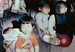 Standbild japanische Kinder nach Zweiten Weltkrieg Tokio Japan, 1945, aus Sekunde 39 historischem Filmmaterial Videoclip 65675027715