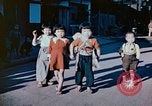Standbild japanische Kinder nach Zweiten Weltkrieg Tokio Japan, 1945, aus Sekunde 59 historischem Filmmaterial Videoclip 65675027715