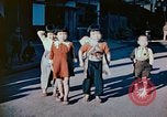 Standbild japanische Kinder nach Zweiten Weltkrieg Tokio Japan, 1945, aus Sekunde 61 historischem Filmmaterial Videoclip 65675027715
