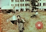 Immagine di Giapponese Air Raid Shelter Tokyo Giappone, 1945, secondo 19 filmato di repertorio 65675027724