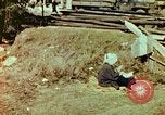Immagine di Giapponese Air Raid Shelter Tokyo Giappone, 1945, secondo 42 filmato di repertorio 65675027724