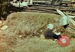Immagine di Giapponese Air Raid Shelter Tokyo Giappone, 1945, secondo 44 filmato di repertorio 65675027724