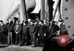 Immagine di Pistola Navy equipaggi New York United States USA, 1943, secondo 1 filmato di repertorio 65675027729