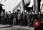 Immagine di Pistola Navy equipaggi New York United States USA, 1943, secondo 5 filmato di repertorio 65675027729