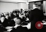 Immagine di Pistola Navy equipaggi New York United States USA, 1943, secondo 43 filmato di repertorio 65675027729