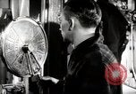 Immagine di I membri dell'equipaggio New York United States USA, 1943, secondo 30 filmato di repertorio 65675027730