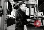 Immagine di I membri dell'equipaggio New York United States USA, 1943, secondo 35 filmato di repertorio 65675027730