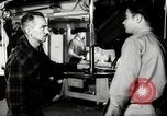 Immagine di I membri dell'equipaggio New York United States USA, 1943, secondo 50 filmato di repertorio 65675027730