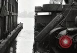 Immagine di I membri dell'equipaggio New York United States USA, 1943, secondo 57 filmato di repertorio 65675027730