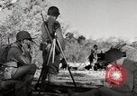 Standbild United States Marine Artillerie feuern Batterie europäische Theater, 1945, aus Sekunde 17 historischem Filmmaterial Videoclip 65675027738