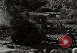 Standbild United States Marine Artillerie feuern Batterie europäische Theater, 1945, aus Sekunde 39 historischem Filmmaterial Videoclip 65675027738