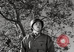Standbild United States Marine Artillerie feuern Batterie europäische Theater, 1945, aus Sekunde 48 historischem Filmmaterial Videoclip 65675027738