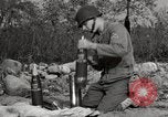 Standbild United States Marine Artillerie feuern Batterie europäische Theater, 1945, aus Sekunde 52 historischem Filmmaterial Videoclip 65675027738