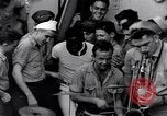 Standbild US-Kriegsschiff crew Unterhaltung Pacific Theater, 1943, aus Sekunde 11 historischem Filmmaterial Videoclip 65675027740