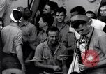 Standbild US-Kriegsschiff crew Unterhaltung Pacific Theater, 1943, aus Sekunde 15 historischem Filmmaterial Videoclip 65675027740
