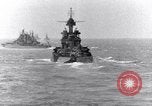 Standbild US-Kriegsschiffe Pacific Theater, 1943, aus Sekunde 28 historischem Filmmaterial Videoclip 65675027741